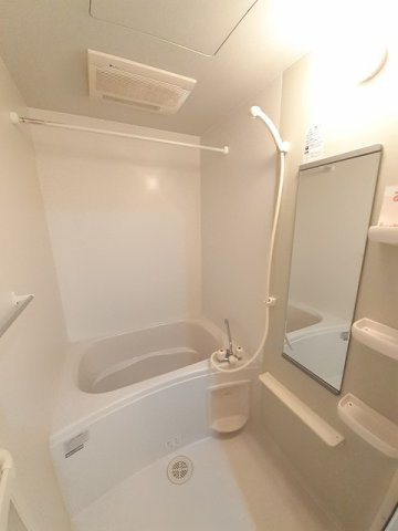 ノイエツァイトⅡの浴室