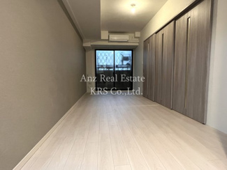 【居間・リビング】 | スプランディッド堀江 | エアコン付き！11.6帖のリビングです♪