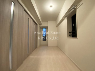 【洋室】 | スプランディッド堀江 | 窓付き！大容量のWIC付きのお部屋です♪