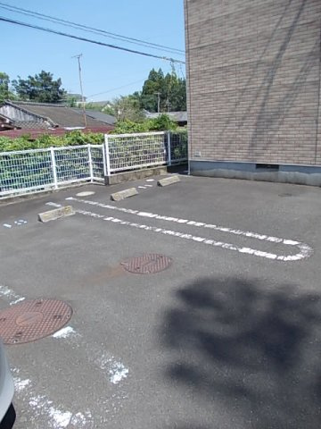 サンリットｙＢの駐車場