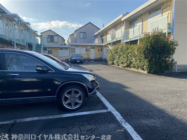 【駐車場】