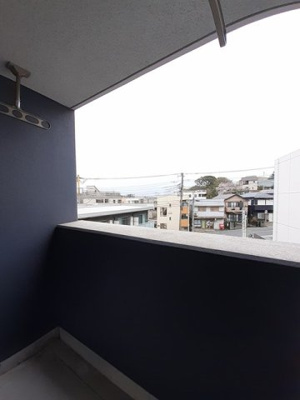 【バルコニー】 | ヴィレッジゲート亥鼻 | 落ち着いた時間を過ごせるバルコニーです