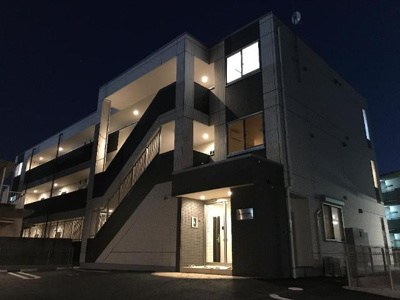 【外観】 | メルヴェール　コリーヌ | 外観写真（夜）