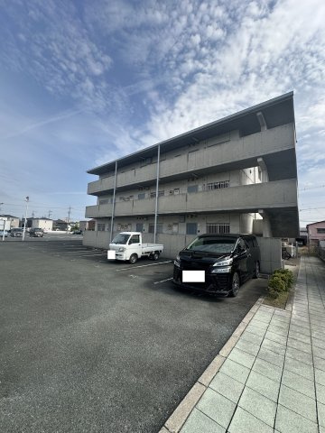 パークシティーたかしＢ棟の駐車場