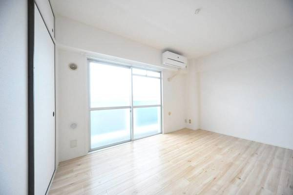 ビレッジハウス阿久和3号棟の居間・リビング|ビレッジハウスの同一物件・同一タイプの間取りの写真です