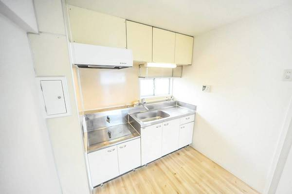 ビレッジハウス阿久和3号棟のキッチン|ビレッジハウスの同一物件・同一タイプの間取りの写真です