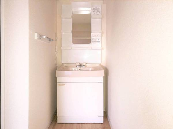 ビレッジハウス阿久和3号棟の洗面所|ビレッジハウスの同一物件・同一タイプの間取りの写真です