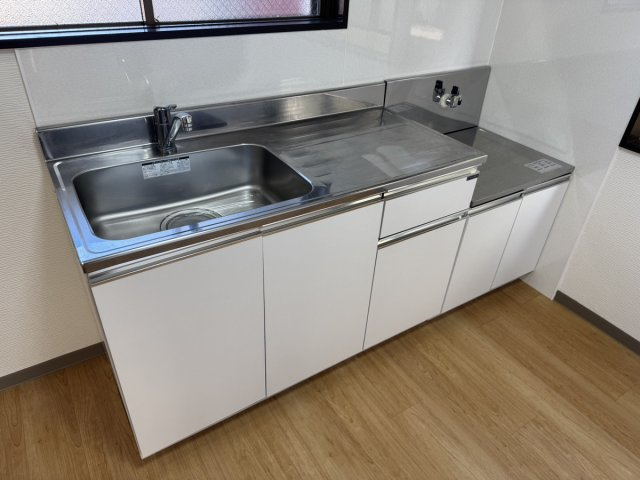 エクシード下山口のキッチン|お料理しやすいキッチンです