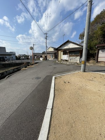 喜光地町2丁目　4区画の前面道路含む現地写真