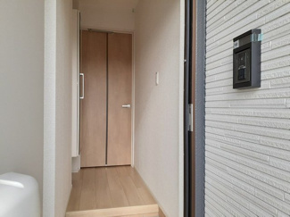 【玄関】 | ロイヤル・鈴　Ｆ