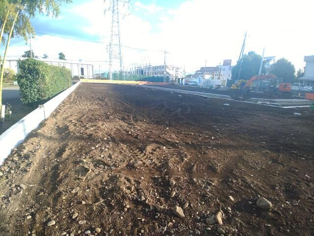 入間市下藤沢第17期全13棟　新築戸建　クレイドルガーデンの前面道路含む現地写真