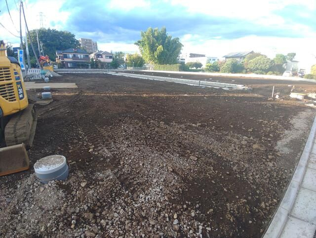 入間市下藤沢第17期全13棟　新築戸建　クレイドルガーデンの前面道路含む現地写真