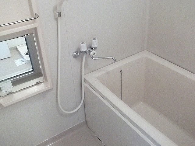 清水ビルの浴室|きれいなお風呂です