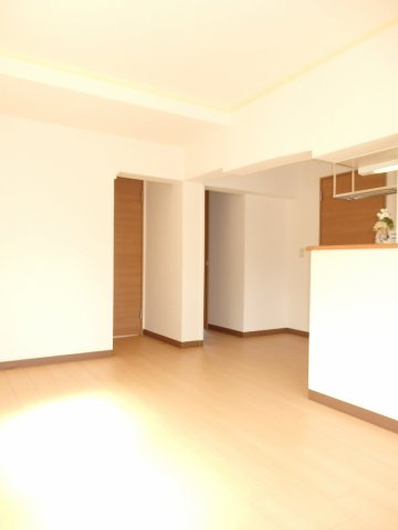 細澤マンションの内装|明るい室内です