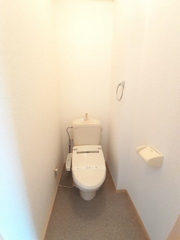 ファミール三次Ａ棟のトイレ|清潔感のあるトイレです