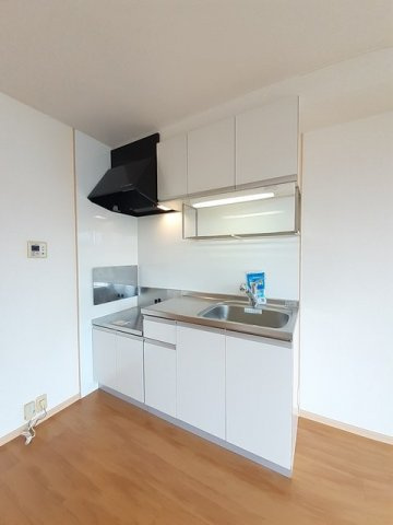 ファミール三次Ａ棟のキッチン|お料理しやすいキッチンです