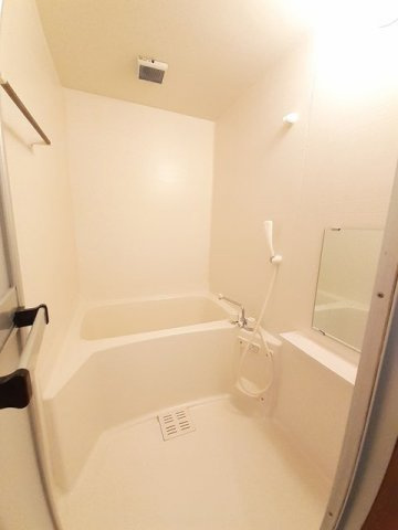 ファミール三次Ａ棟の浴室|落ち着いた空間のお風呂です