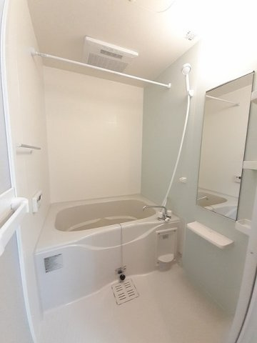 イースト　マージュ　Ａの浴室|日々の疲れを癒すお風呂付です