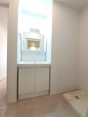 ＲＡＶｉ　Ｂの洗面所|忙しい朝には欠かせない洗面所です