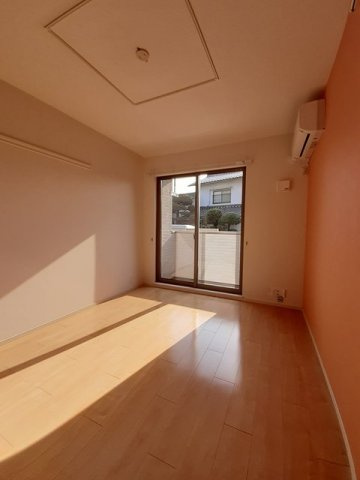 クローバーＭの居間・リビング|ゆったりとしたリビングです