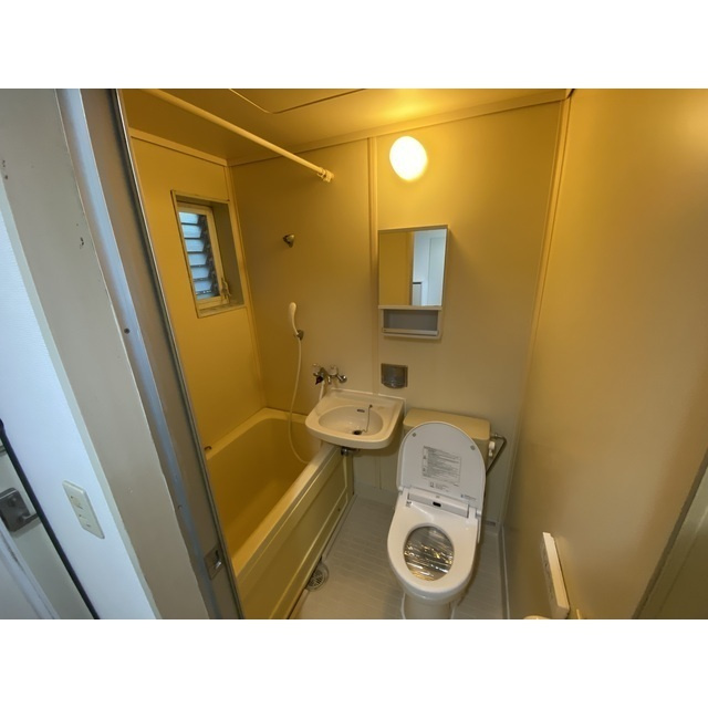 ボートハウスの浴室