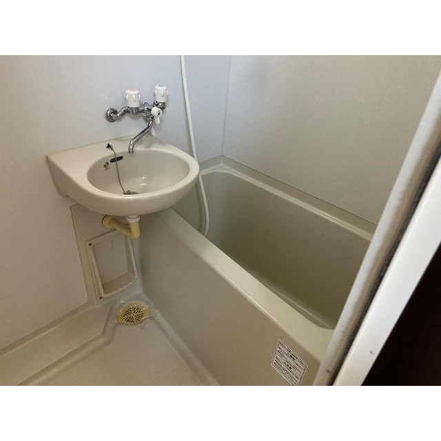 グッドウィル三枚町B棟の浴室