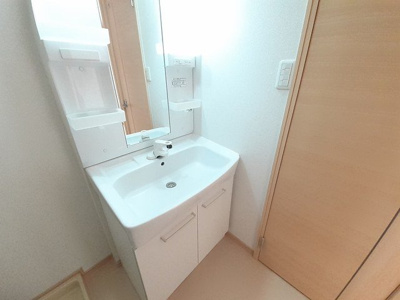 【洗面所】 | アリビラⅡ | 脱衣スペースもあります