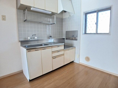 【キッチン】 | グランディヴィラ | きれいなキッチンです