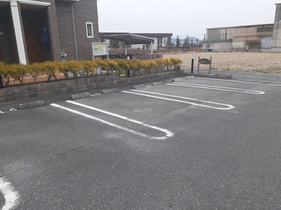 【駐車場】 | フレミールＡ | 駐車場に車を止められます