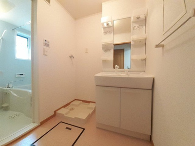 【洗面所】 | フレミールＡ | 忙しい朝には欠かせない洗面所です