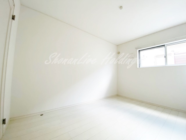 大和市深見西２丁目のアパートの寝室