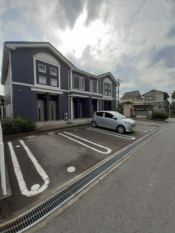 シャン・ド・フルールの駐車場