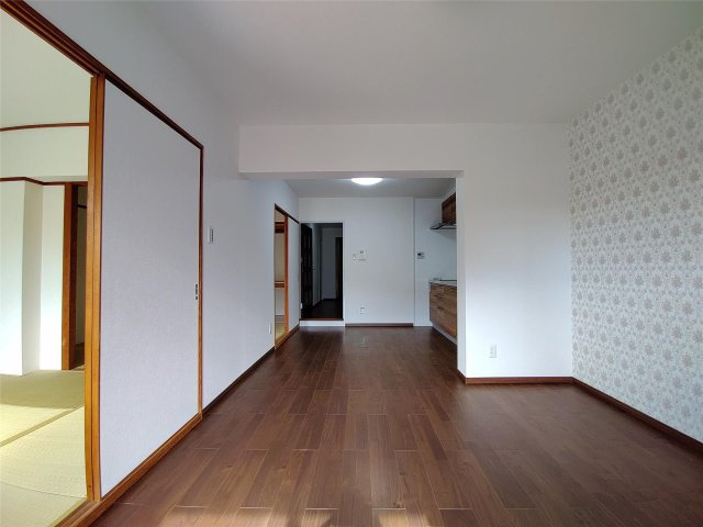 福岡市城南区長尾３丁目の賃貸マンションの居間・リビング