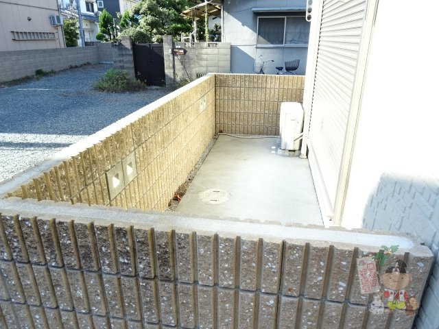 シャーメゾン津島新野の庭