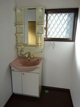 忙しい朝には欠かせない洗面所です