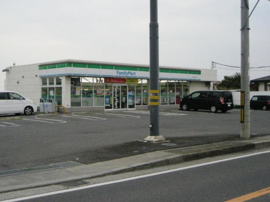 ファミリーマート平塚広川店まで709ｍ