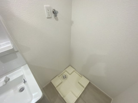 明るい洗面所です