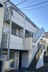 落ち着いた雰囲気の外観です