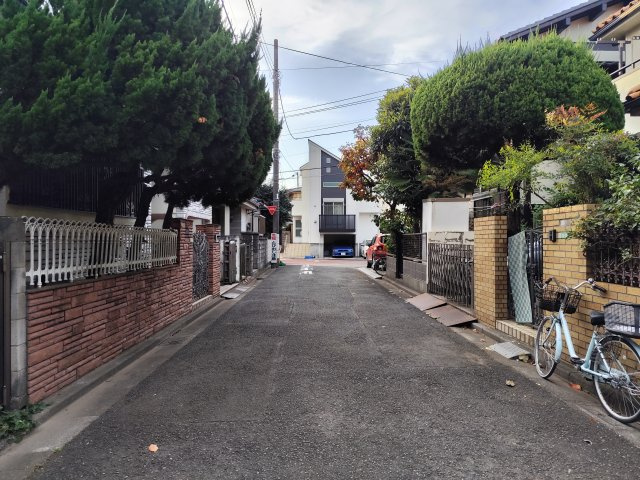 練馬区西大泉２丁目売地の前面道路含む現地写真