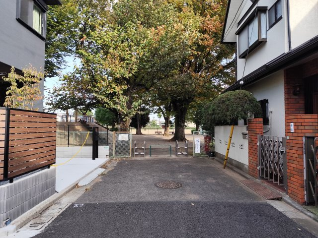 練馬区西大泉２丁目売地の前面道路含む現地写真