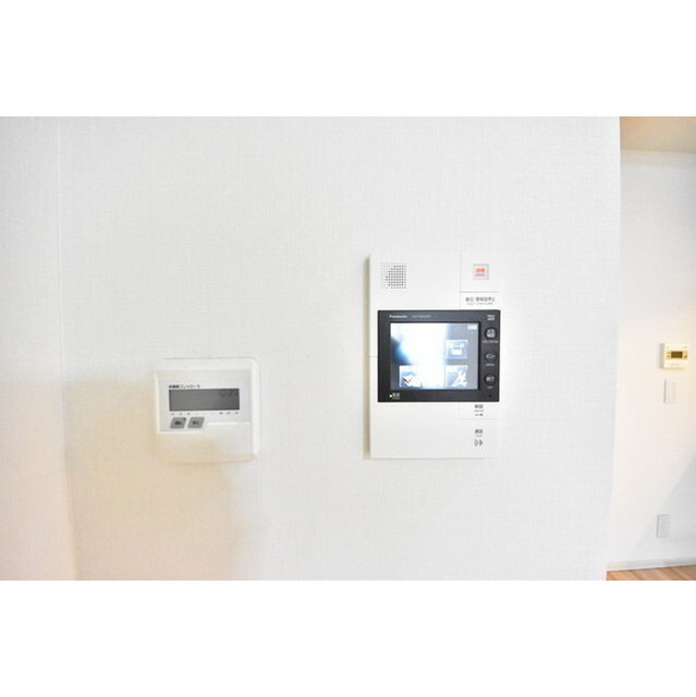 ザ・パークハウス西新宿タワー60の内装|明るい色調の室内です