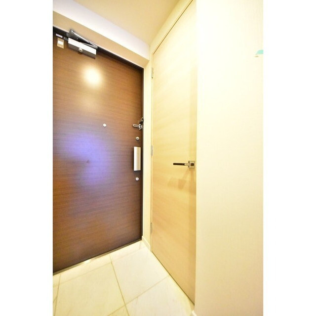 ザ・パークハウス西新宿タワー60の内装|明るい室内です