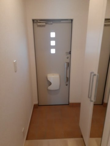 明るい玄関です