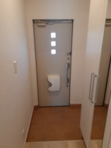 明るい玄関です