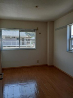 【内装】 | サンウェイ２１Ⅱ | 明るい色調の室内です