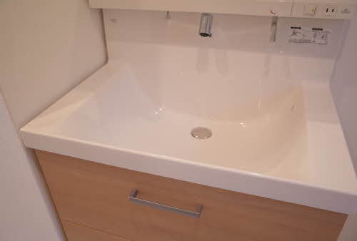 グランシャリオ翠の洗面所|広い洗面スペース