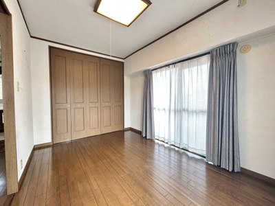 【居間・リビング】 | コアマンションパークシティ | 光に包まれる心地よい大空間。家族の会話も自然と弾む住まい！