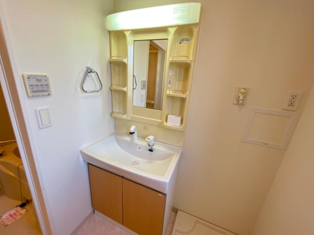 Ｍａｊｅｓｔｉｃ　ｇａｒｄｅｎの洗面所|洗髪洗面化粧台