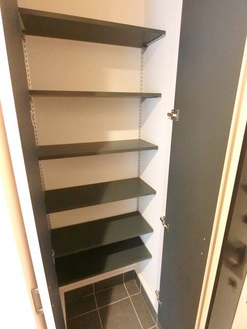 プティ・リヴィエールDの玄関|★大型シューズボックス★