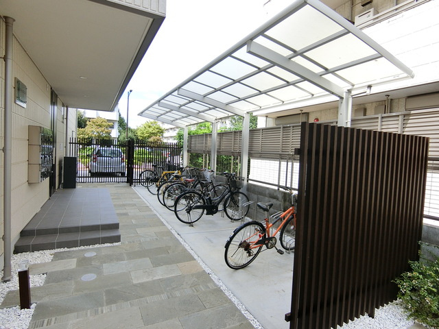 プティ・リヴィエールDのその他共用部分|★屋根付き駐輪スペース★